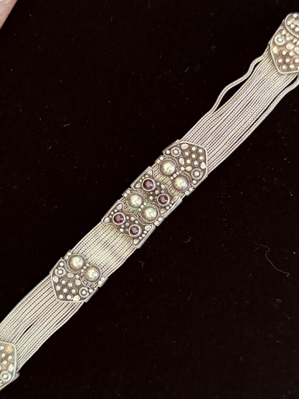 VINTAGE ORNATE MULTI-STRAND SILVER FOXTAIL W/GARNETS BRACELET